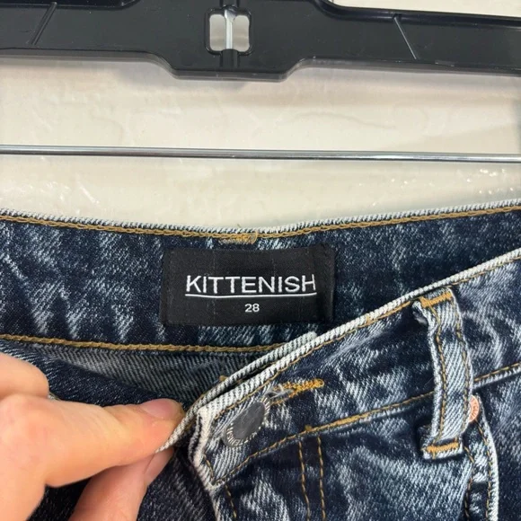 Kittenish Distressed Denim Jean Shorts Women’s Size 28 Blue Cutoff Frayed Hem - Picture 2 of 6